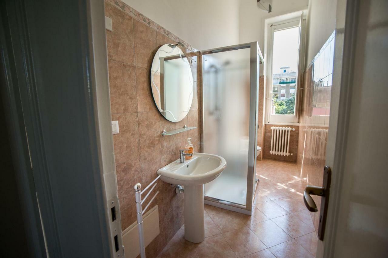 Venetian 3*